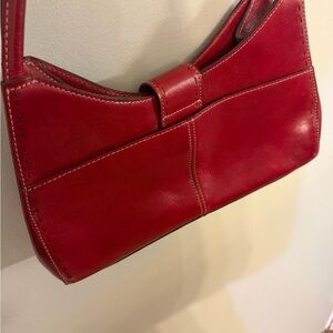 Red Leather Shoulder Bag - Sleek Women's Handbag
